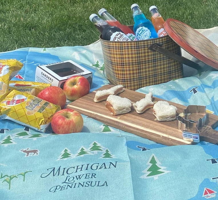 Great Lakes Map Tablecloth - Michigan Mittens