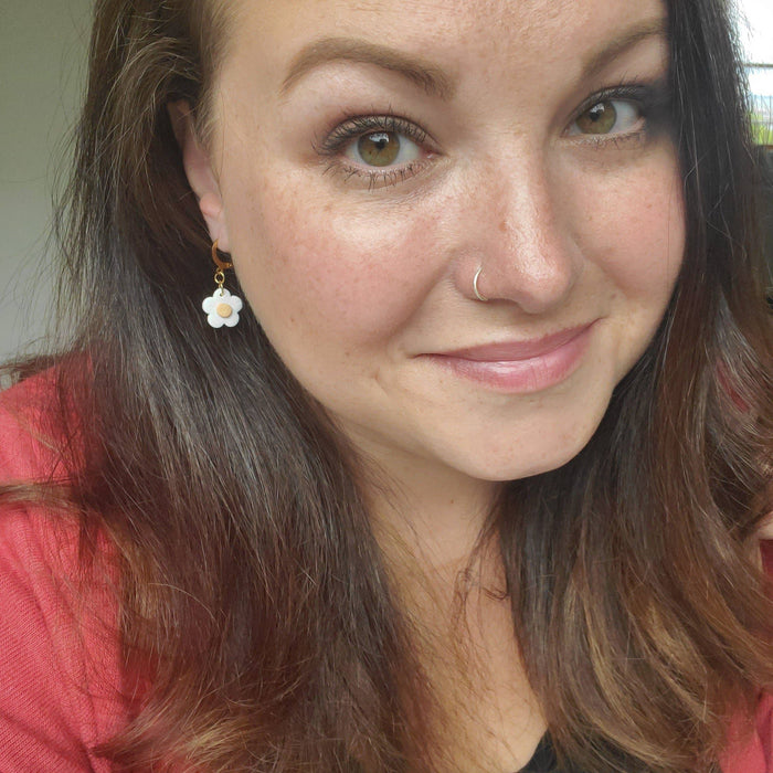 Mini Daisy Huggie Earrings - Cayenne and Cake