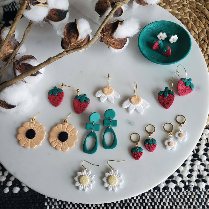 Mini Daisy Huggie Earrings - Cayenne and Cake