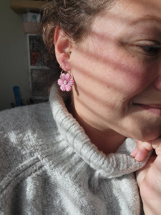 Daisy Floral Hoops - Cayenne & Cake