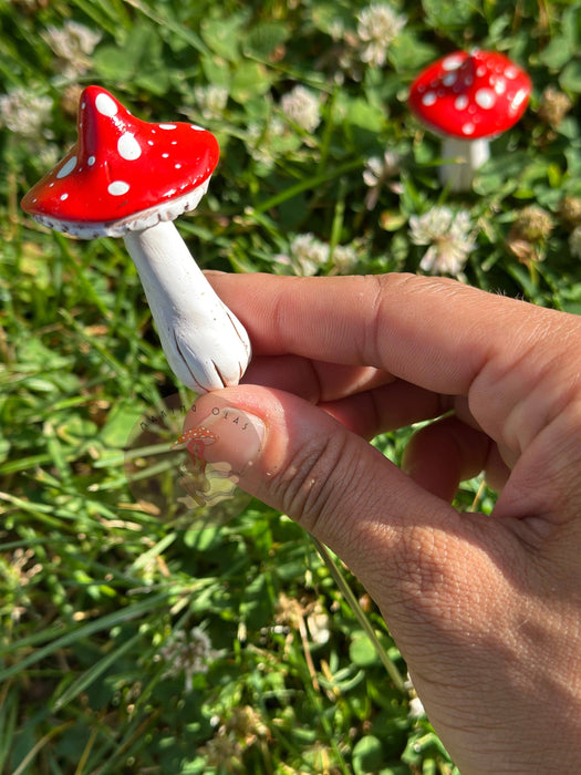 Mushroom Garden Pals Plant Stakes - Making Olas