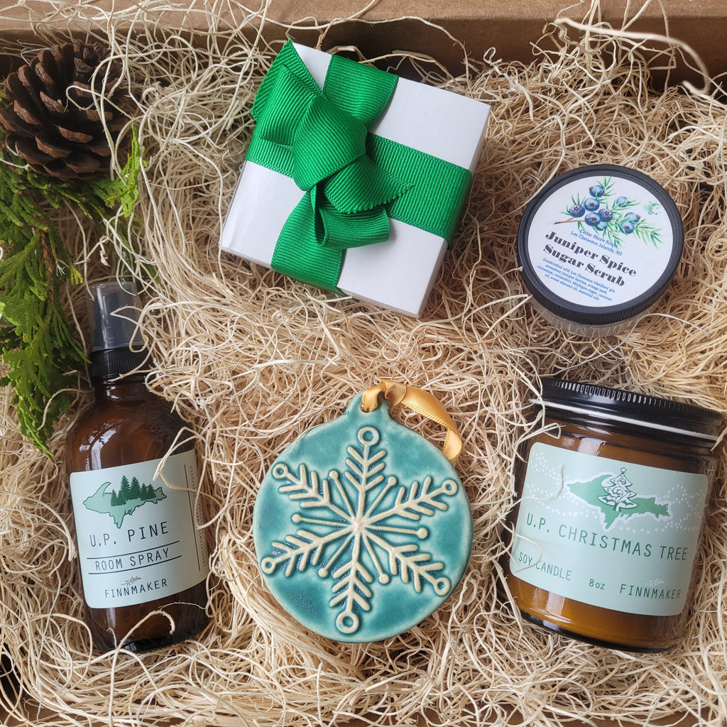 Snowy Pines Gift Box