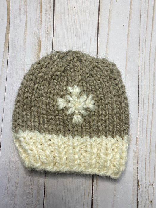 Tiny Snowflake Baby Hat by Valerie Knits - 2262
